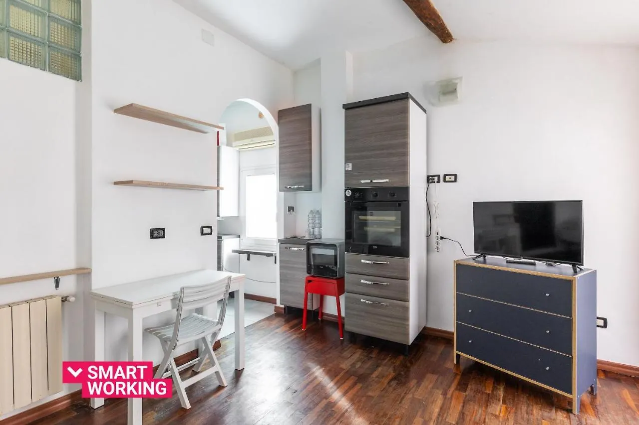 Studio Malcontenti Con Terrazzo By Wonderful Ltaly Bologna Italy